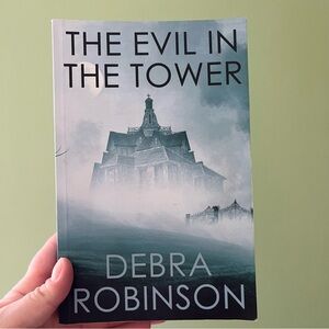 📚 4/25$ 📚 The Evil in the Tower by Debra Robinson